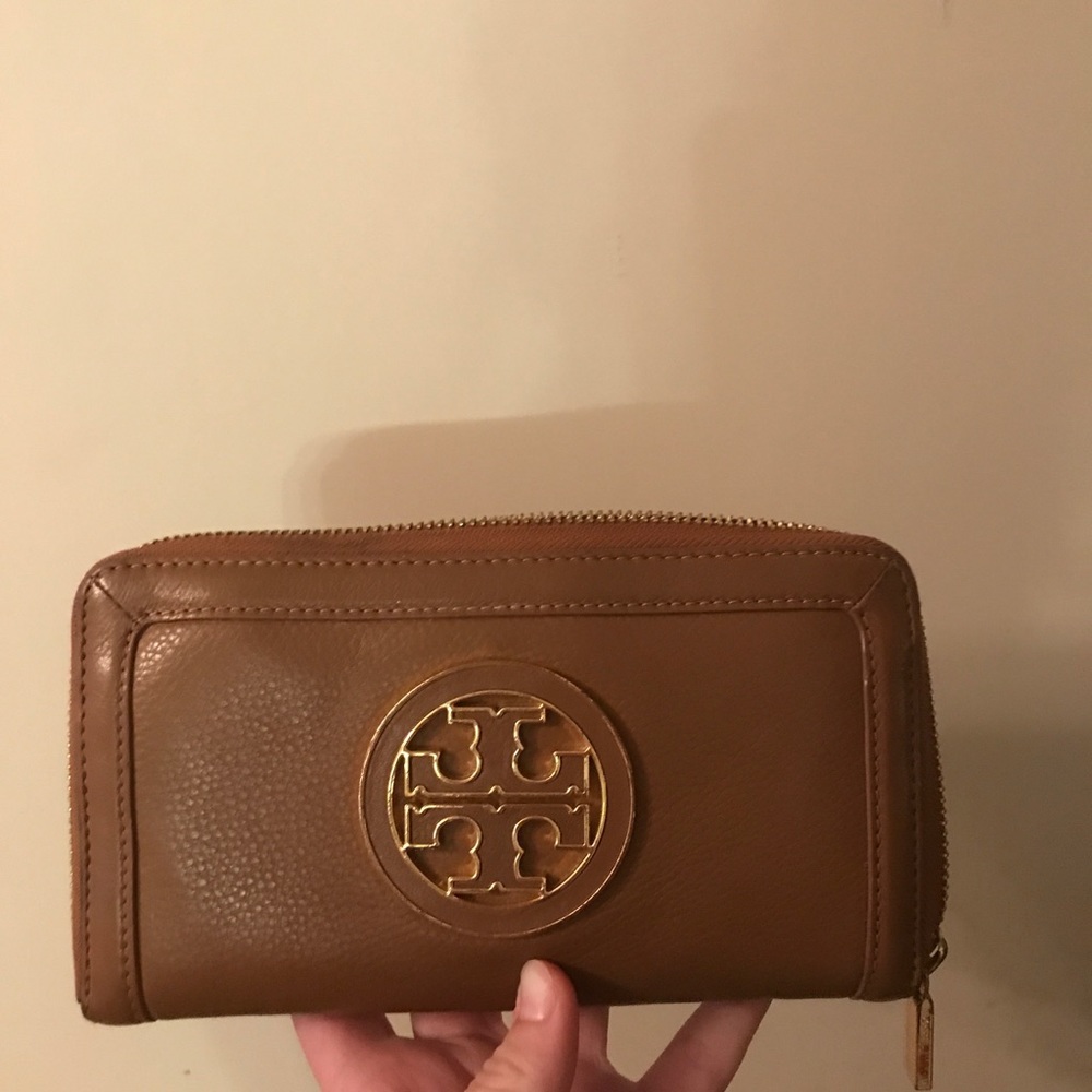 Tory Burch wallet